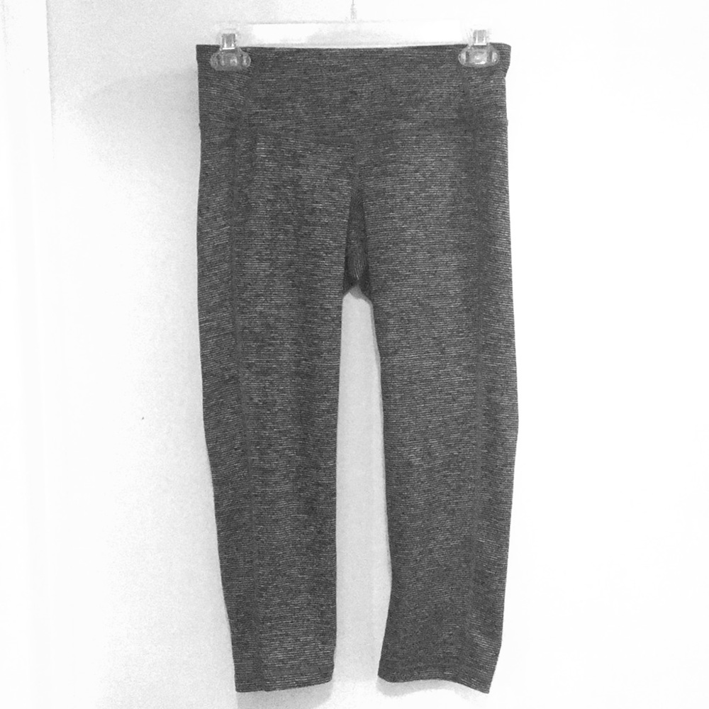 Old Navy Active Cropped Leggings Size Small